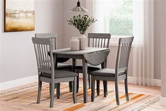 What is an extending dining table?