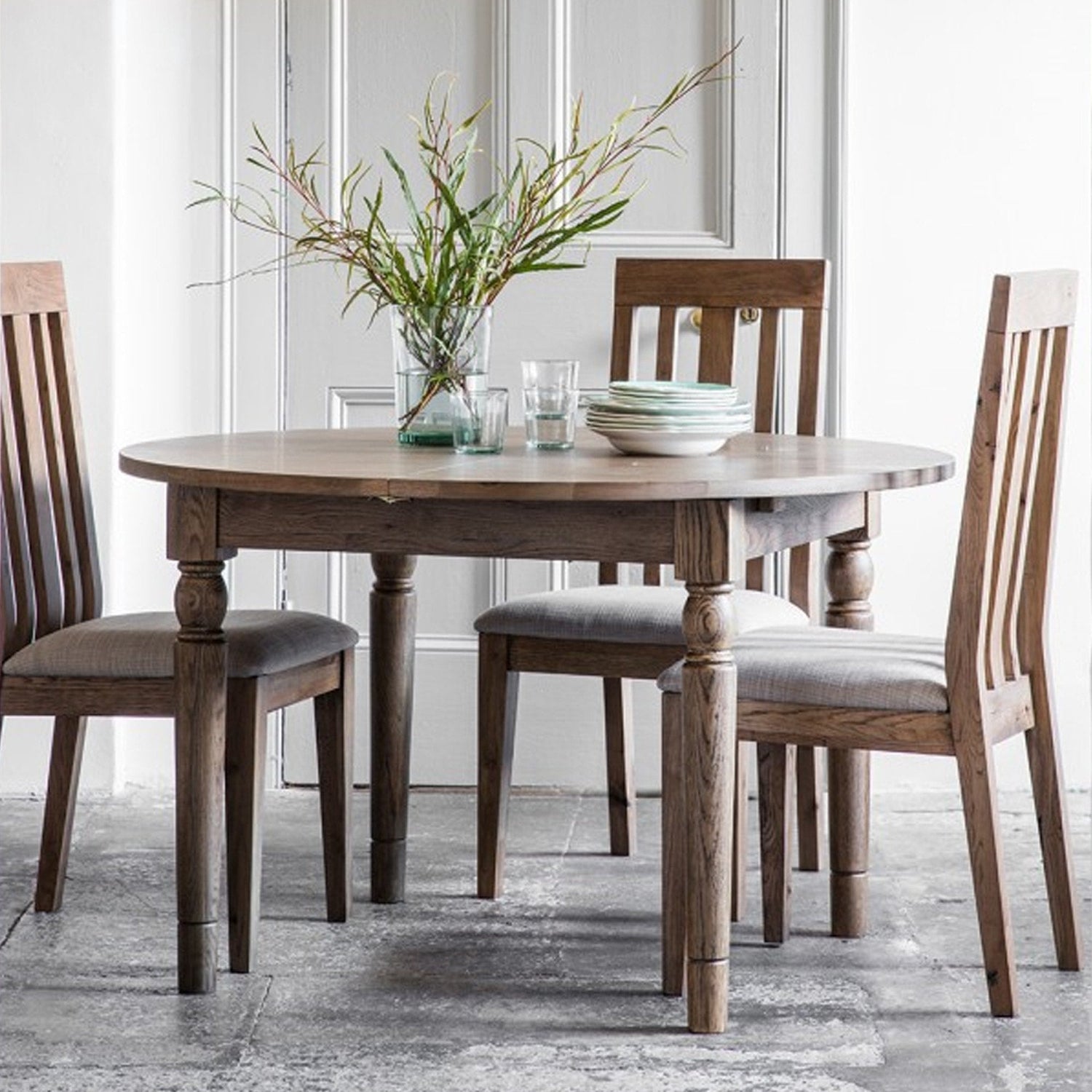 Small Space Dining with Creative Table Set Ideas for Apartments