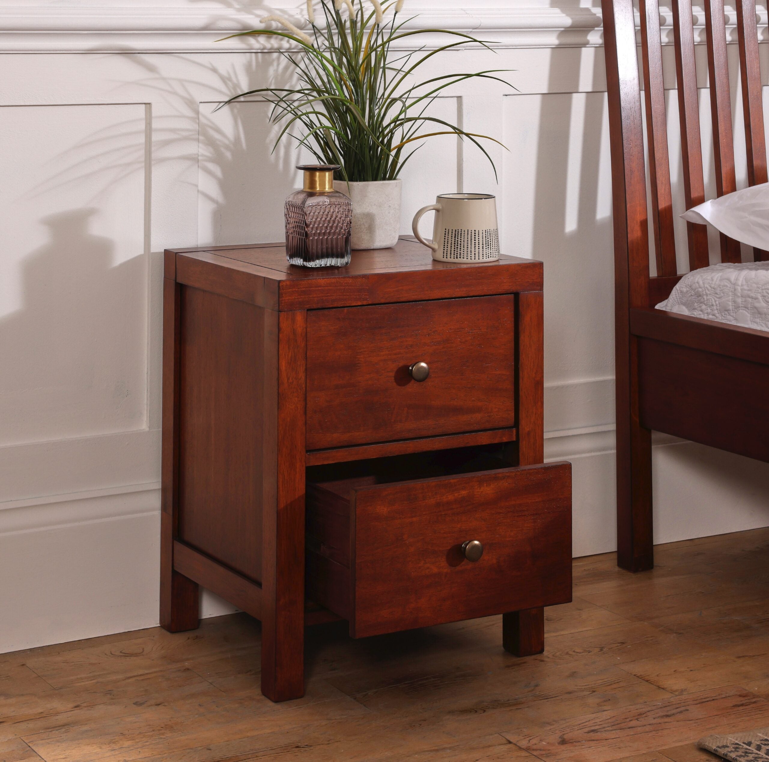 Juke Bedside
