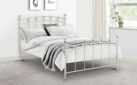 Sophie Bed 135Cm